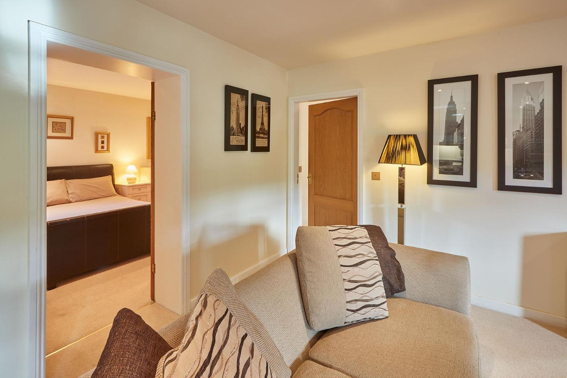 Host & Stay - Folkton Cottages Скарбъро Стая снимка